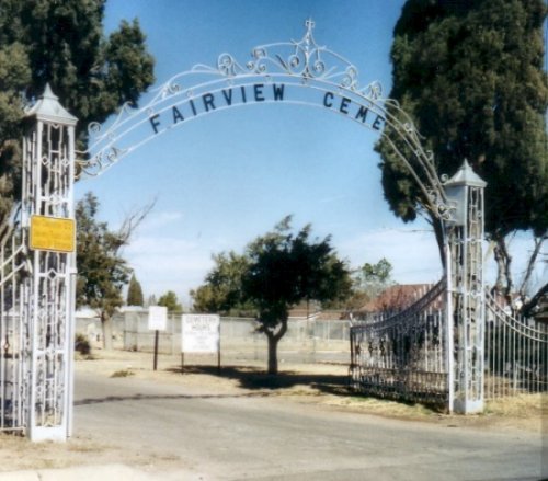 fairview-entrance.jpg (51221 bytes)